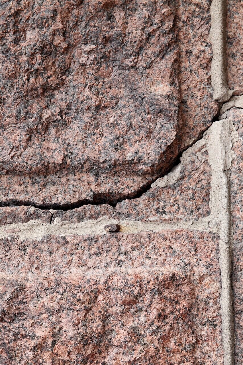 Crack in brick found by a structural engineering real estate inspection